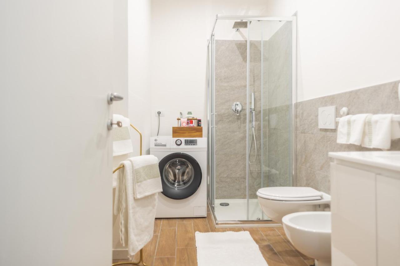 Lora Apartment,Free Private Parking, Self Check In,1 Como Kültér fotó