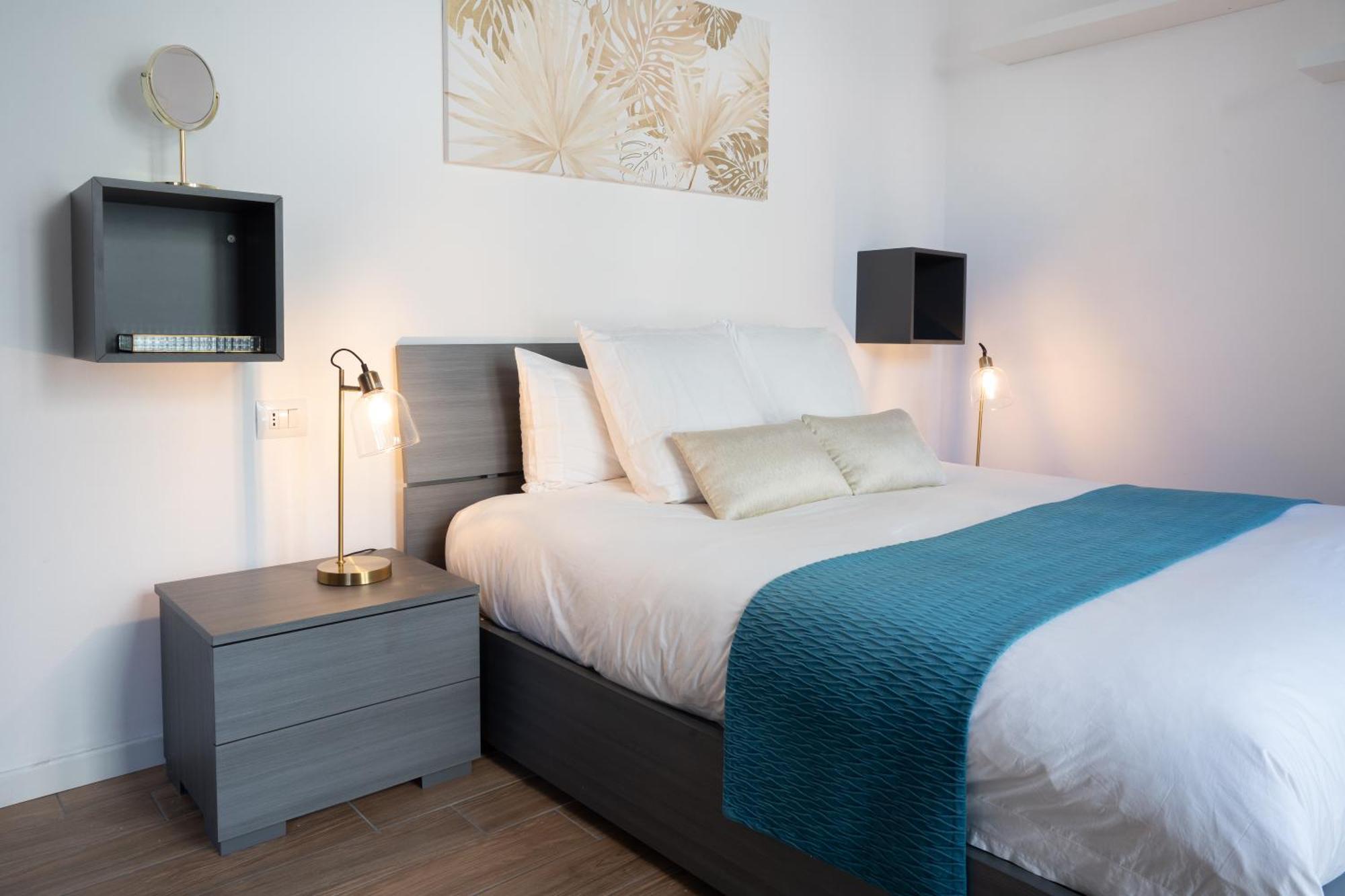 Lora Apartment,Free Private Parking, Self Check In,1 Como Kültér fotó