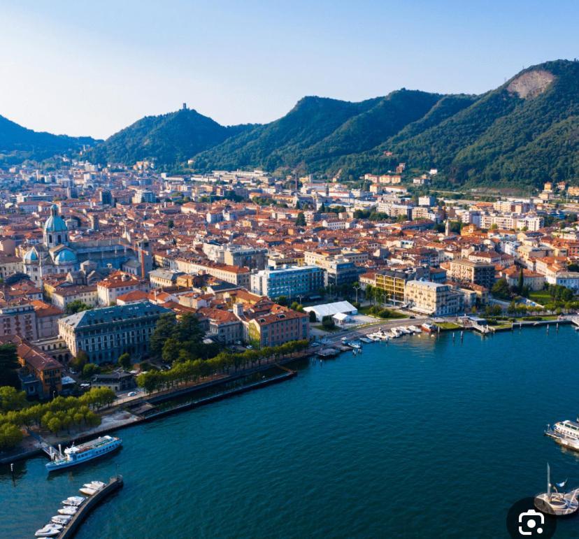 Lora Apartment,Free Private Parking, Self Check In,1 Como Kültér fotó